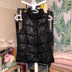 Old Navy | Sleeveless Puffer Jacket | Black